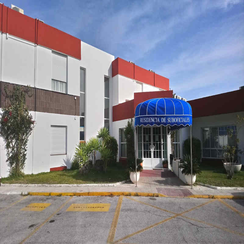 Pinturas Bolaños: Pintando Residencia de Suboficiales de la Base Naval de Rota