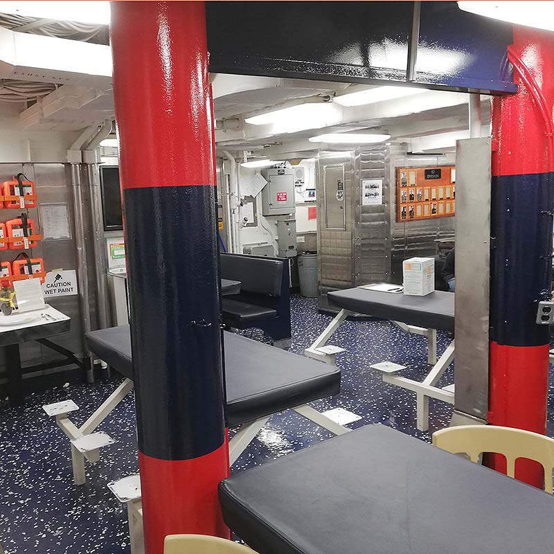 Pinturas Bolaños - Trabajos: Comedor de barco de Base Naval